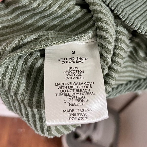 Oversized Corduroy Shacket - Picture 3 of 4